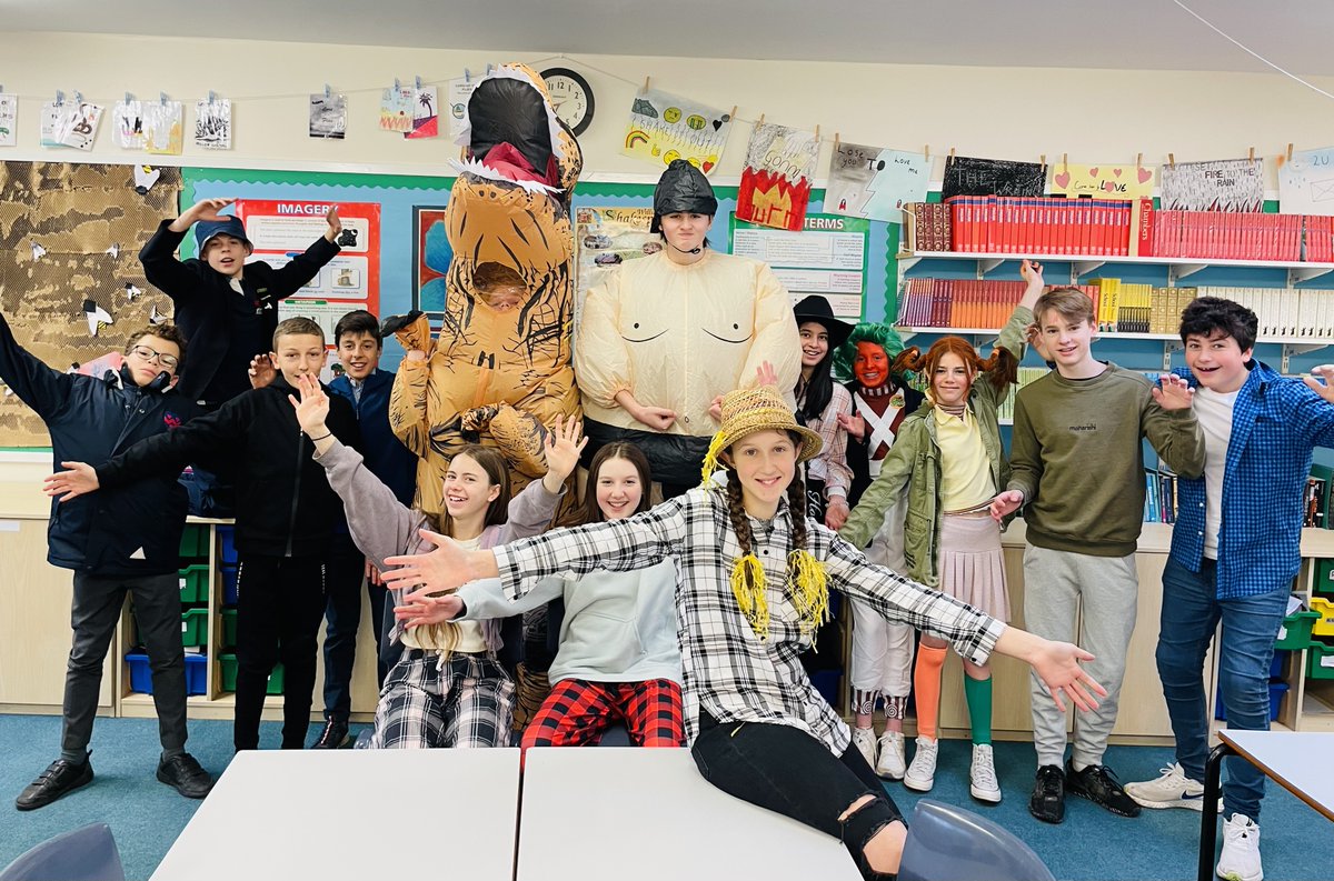 RT OPS_OratoryPrep Year 8 are enjoying World Book Day as you can see